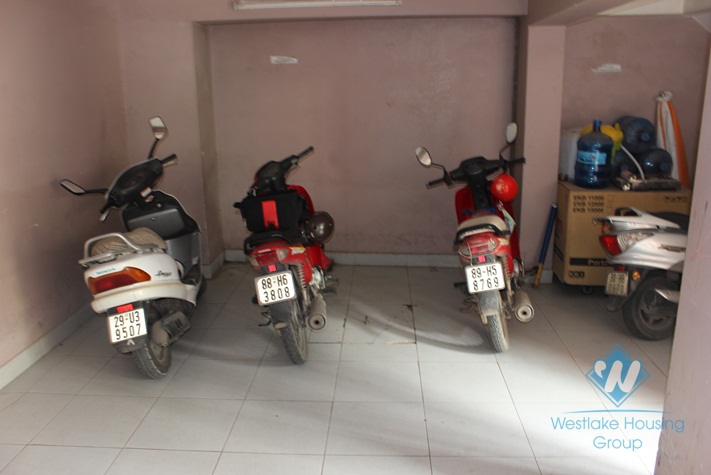 Good location office for rent in Au Co St.